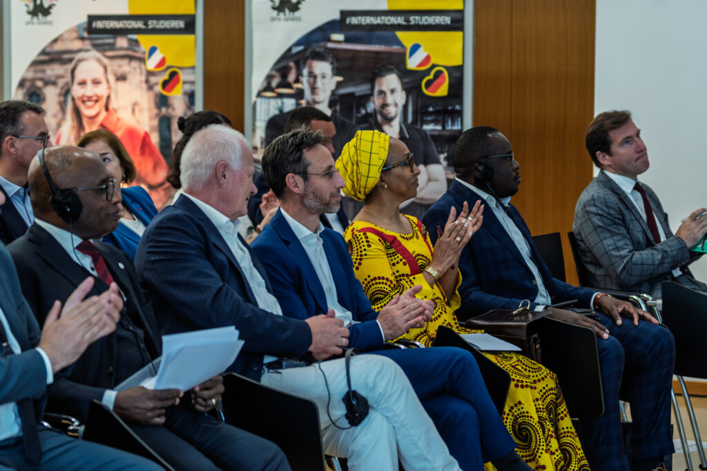 dfhi_kooperationsvereinbarung_2025-05085_54663415103_o